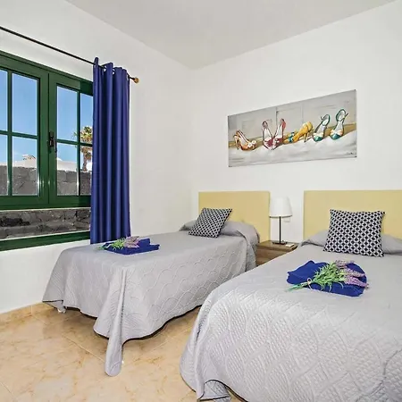 Playa Blanca Sleeps 6 Air Con Wifi Villa Playa Blanca (Lanzarote)