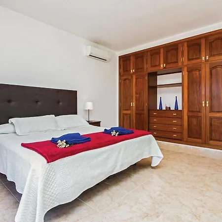 Playa Blanca Sleeps 6 Air Con Wifi Villa