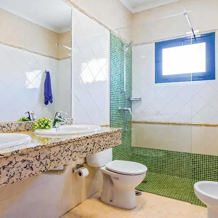 Playa Blanca Sleeps 6 Air Con Wifi Villa Playa Blanca (Lanzarote)